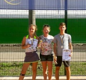 Теніс: «Золото» та «срібло» для Срібної Землі вибороли наші спортсмени на Всеукраїнських змаганнях
