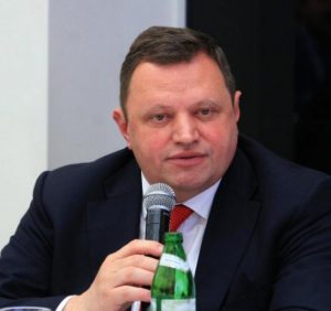 Паспортний скандал триває: Угорщина та Україна видворяють дипломатів