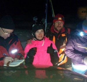 Закарпатські рятувальники відшукали у горах заблукалу туристку-лижницю