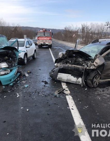Автотроща на Ужгородщині: 7 осіб постраждало (фото)