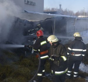 Ужгородські вогнеборці ліквідували три пожежі в житловому секторі (фото, відео)
