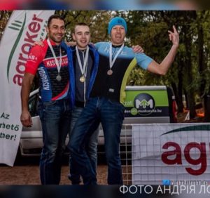 Перші місця на змаганнях з велоспорту в Угорщині та Румунії здобув мукачівець Андрій Лофердюк