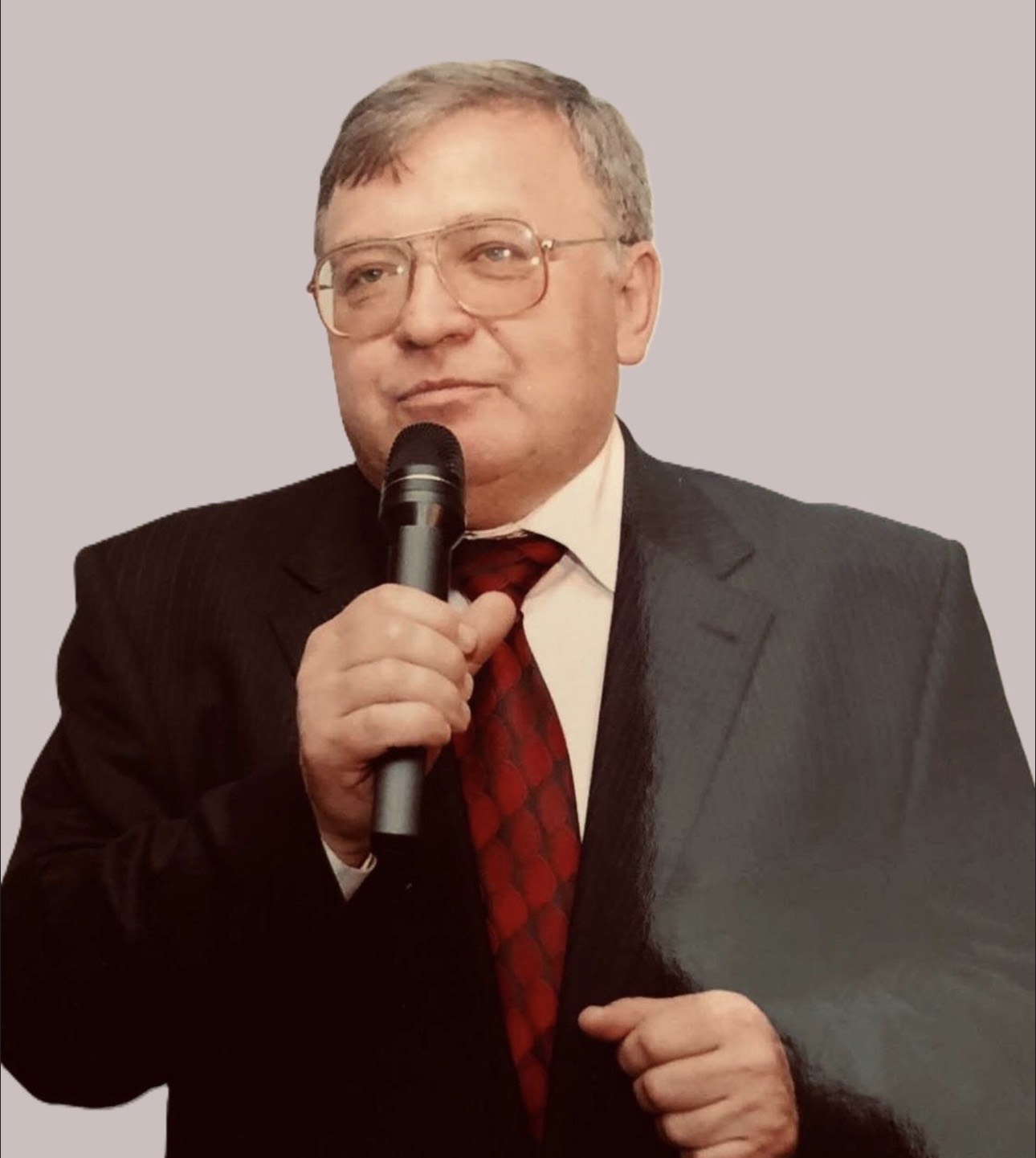 «Consumor aliis inserviendo — Служачи іншим, згораю сам»