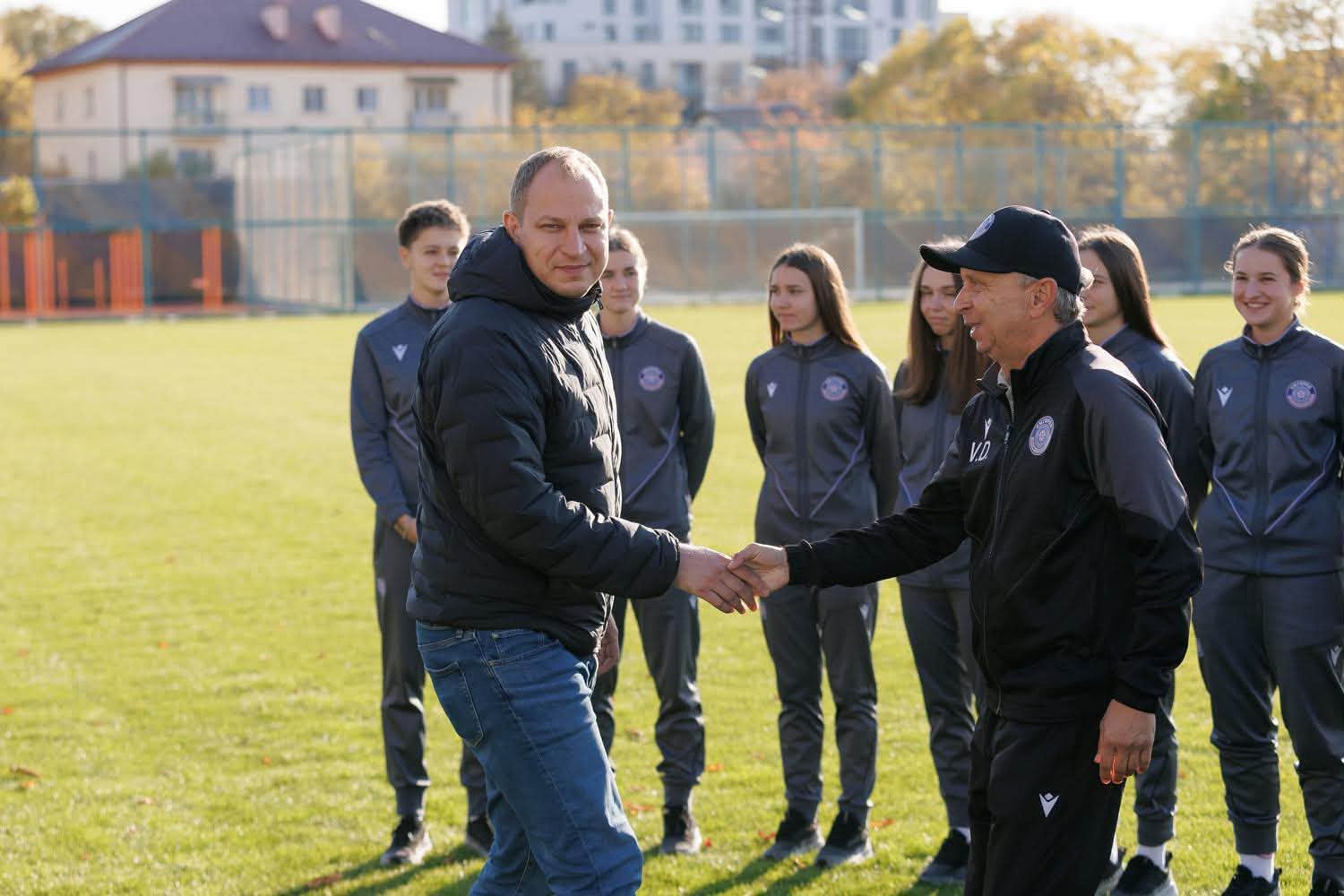 ЖФК «Ужгород» отримав від міськради нове спортивне екіпірування